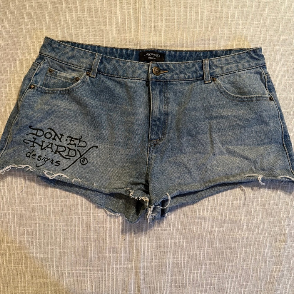 Ed Hardy Womens 32 Blue Denim Cut Off Shorts Born Free Swallow Tattoo WEHD8000-5 - Picture 3 of 8